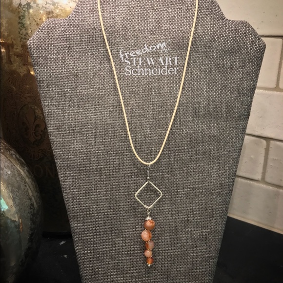 Geometric statement necklace - Picture 2 of 2